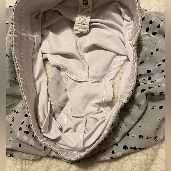 Fabletics high performance Latrice athletic shorts - Picture 6 of 7